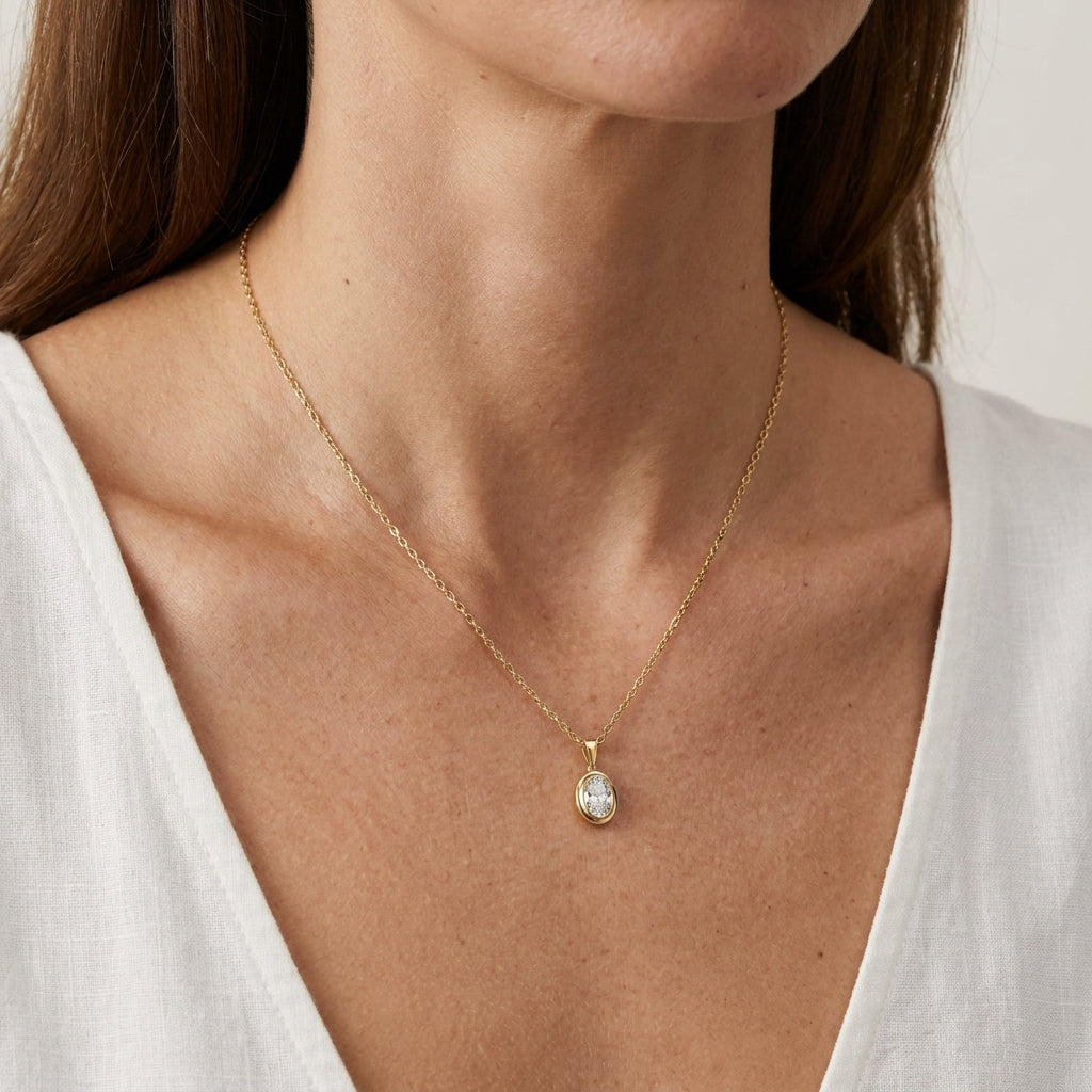 Aurelia Oval Diamond Pendant 18k Yellow Gold 1.5 ct