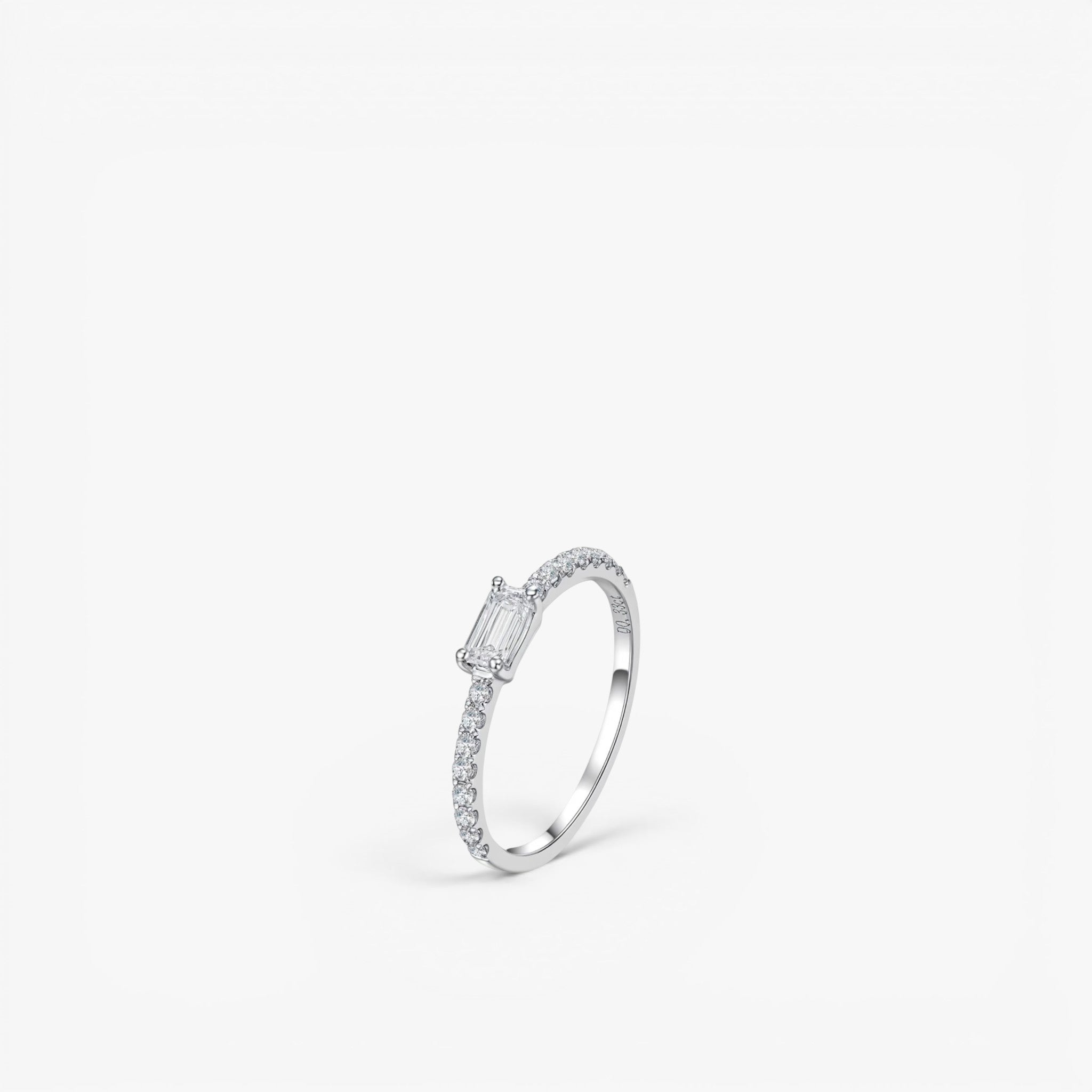 Émeraude Lumière Ring 14k White Gold