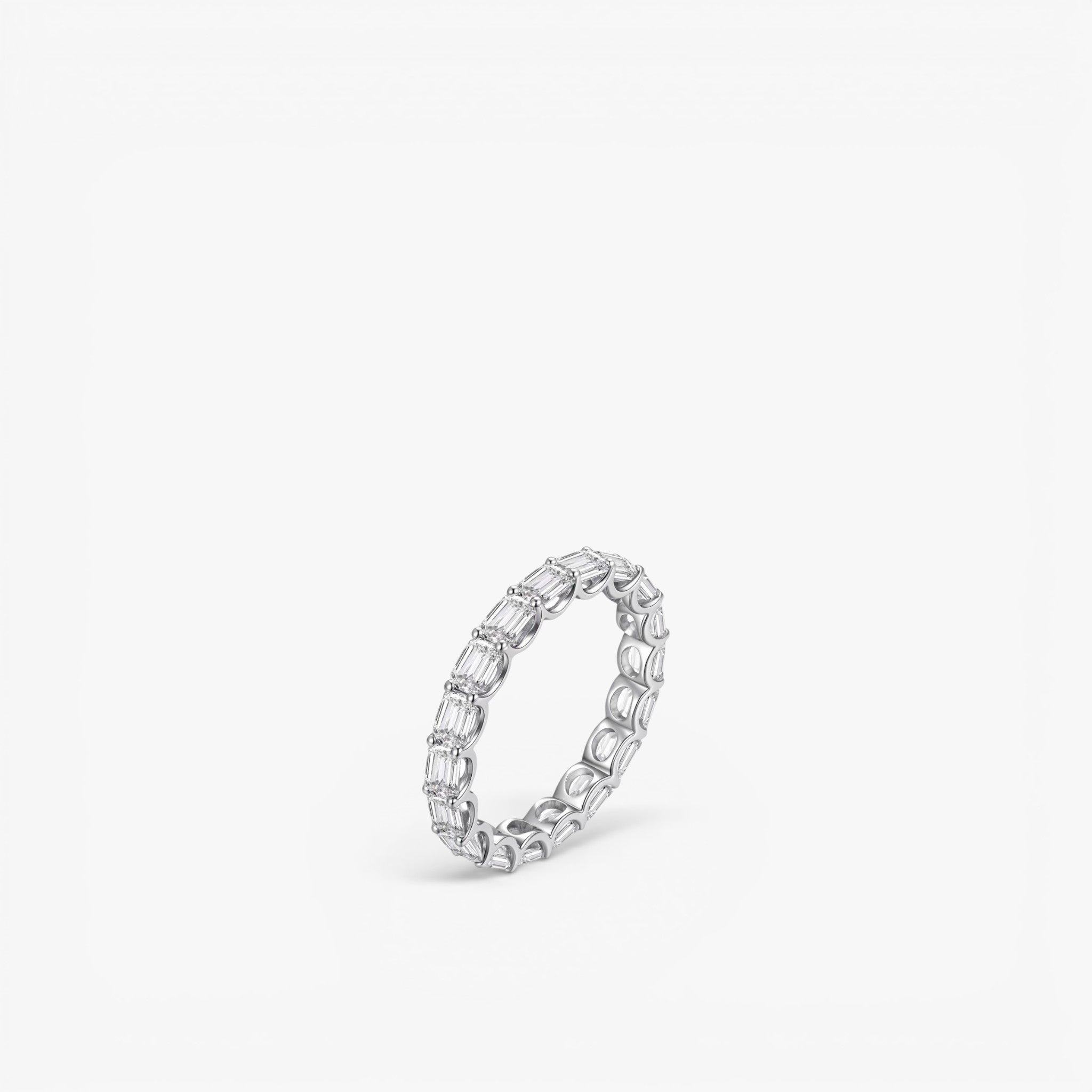 Éclipse Emerald Eternity Ring 18k White Gold