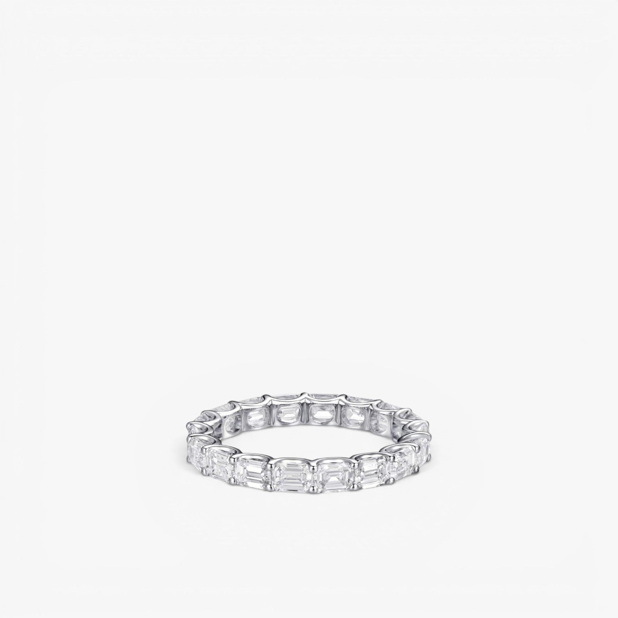 Éclipse Emerald Eternity Ring 18k White Gold