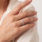 Éclipse Emerald Eternity Ring 18k White Gold