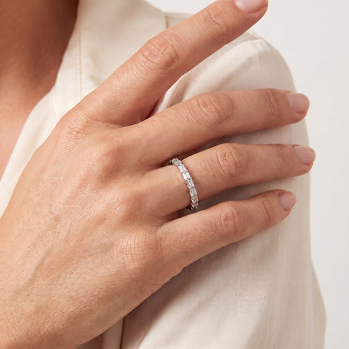 Éclipse Emerald Eternity Ring 18k White Gold