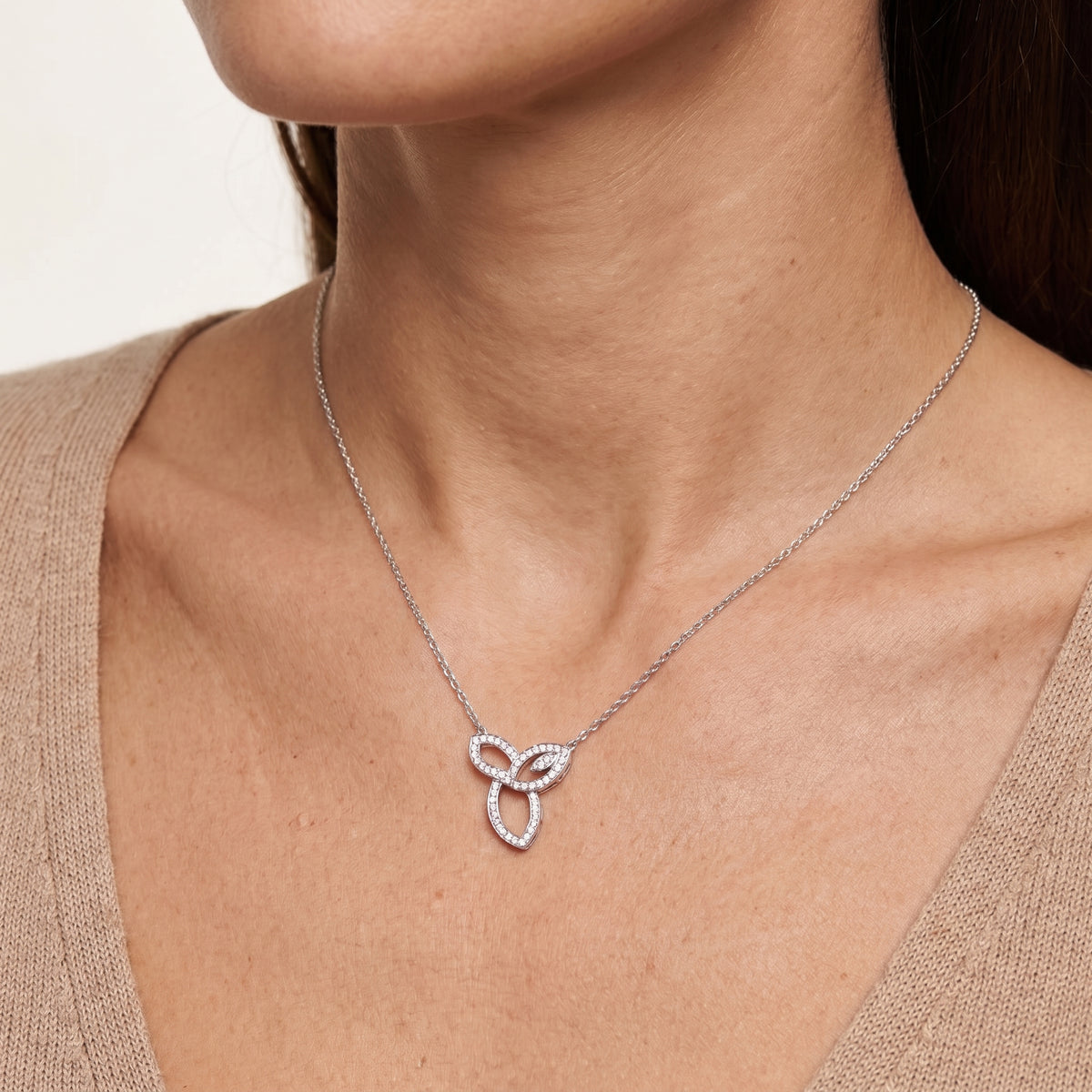 Trinity Bloom Necklace 18k White Gold