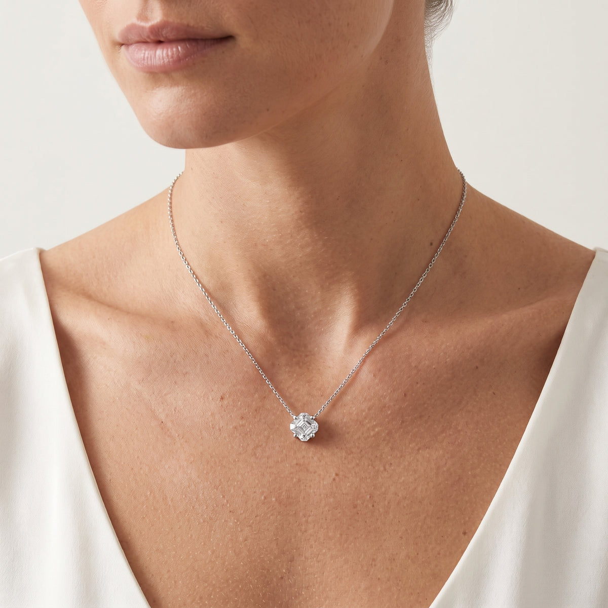 Astera Solitaire Necklace 18k White gold 1.5ct