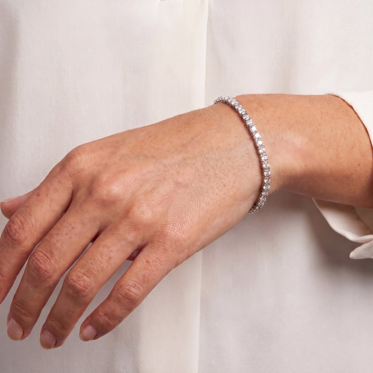 Éclat Cushion Tennis Bracelet 18k White Gold 6ct