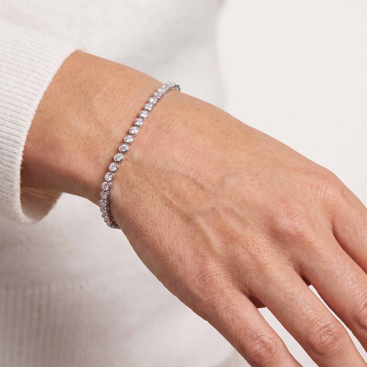 Lumière Bezel Tennis Bracelet 18k White Gold