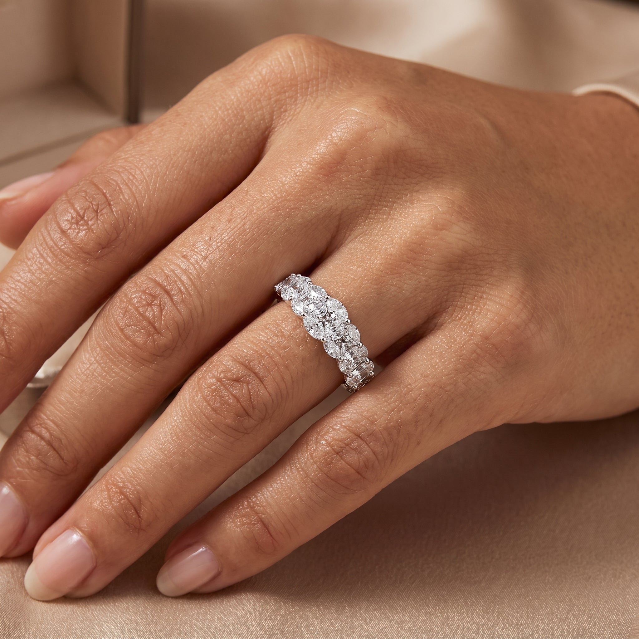 Marquise Éternelle Ring 18k White Gold