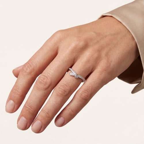 Élan Diamond Crossover Ring 18k White Gold